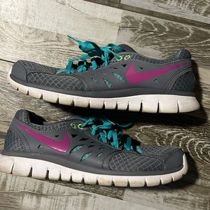 Women’s Nike Tennis Shoes